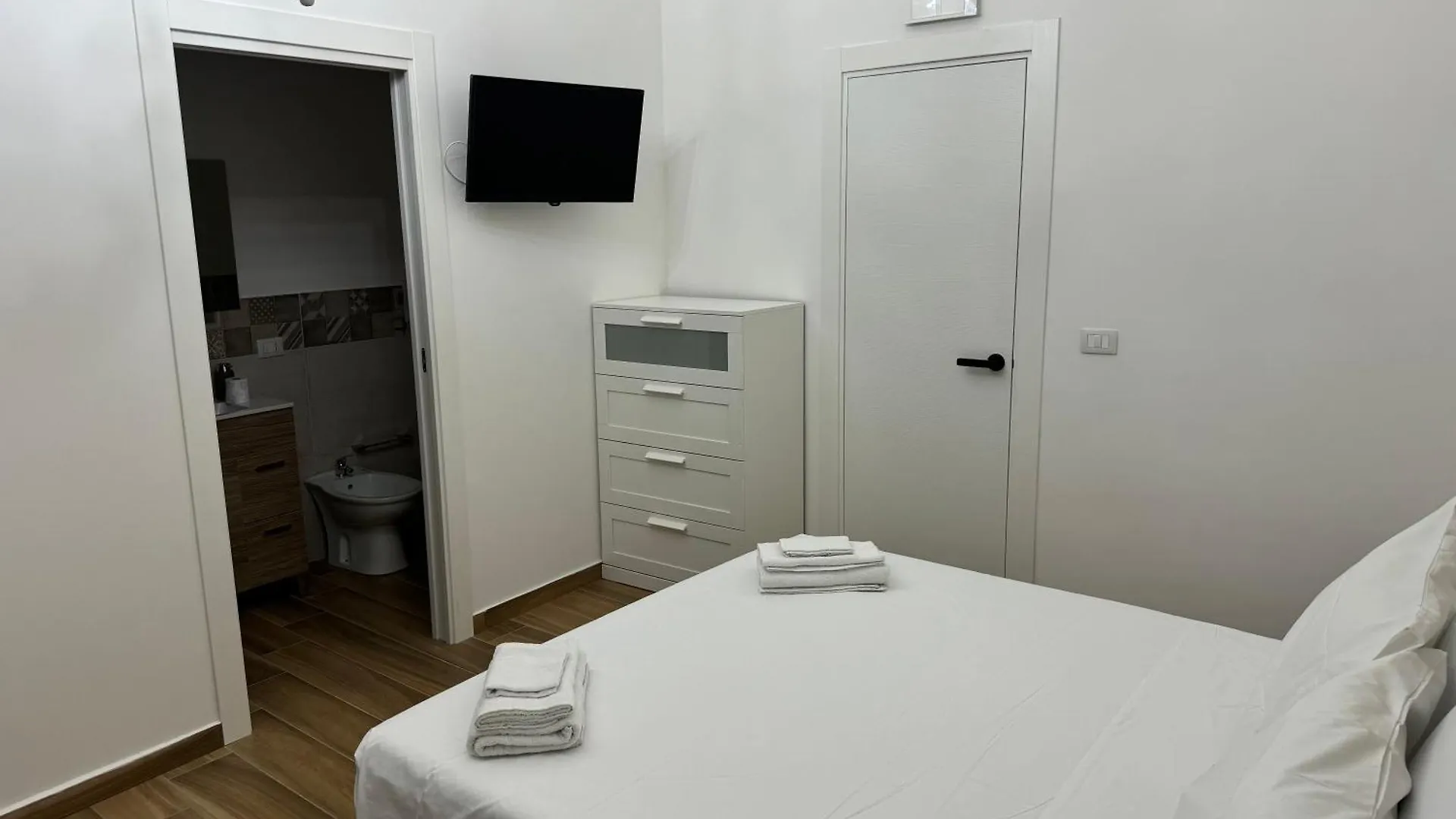 Acquicella House Bed & Breakfast Catania Italy